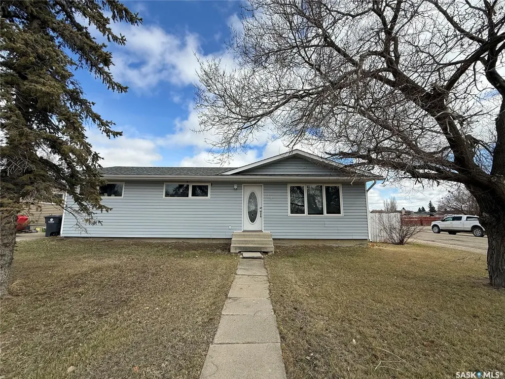 30 West Road Kindersley SK S0L 1S0