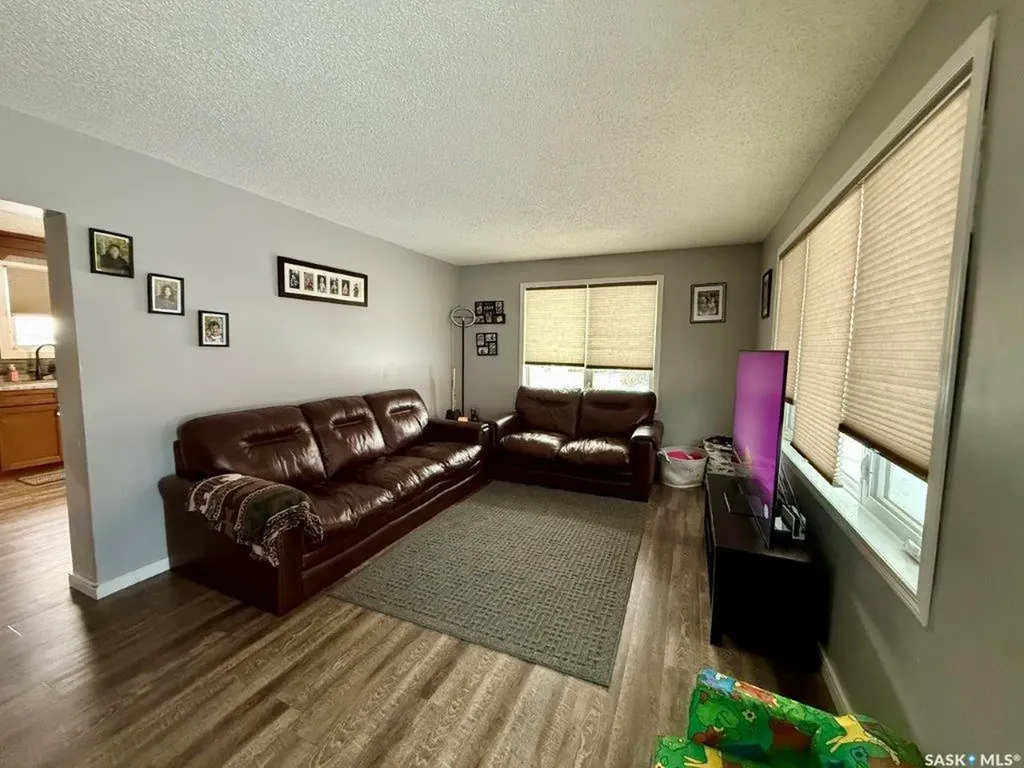 30 West Road Kindersley SK S0L 1S0