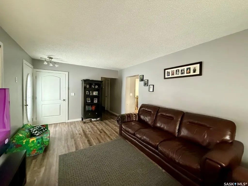 30 West Road Kindersley SK S0L 1S0