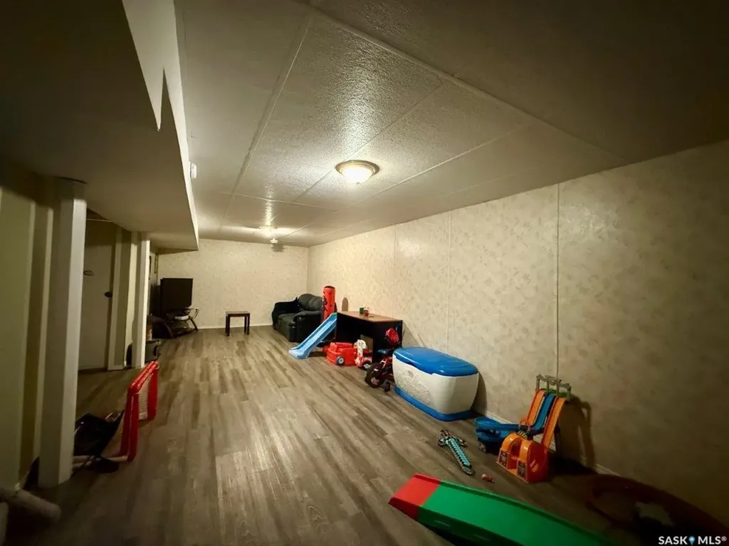 30 West Road Kindersley SK S0L 1S0