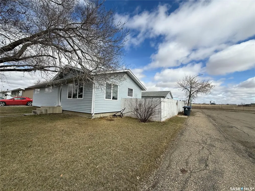 30 West Road Kindersley SK S0L 1S0