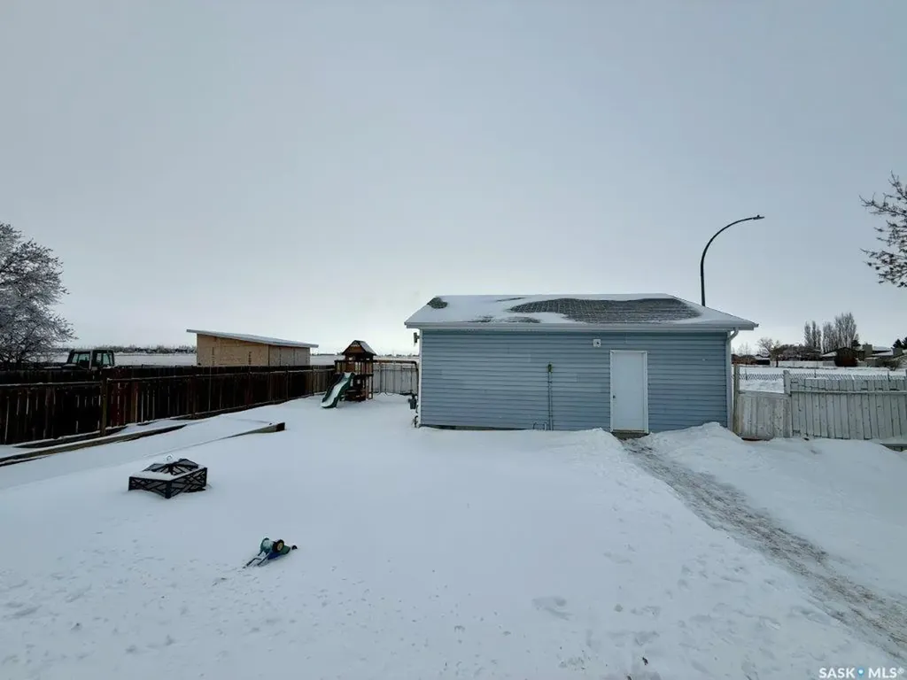 30 West Road Kindersley SK S0L 1S0