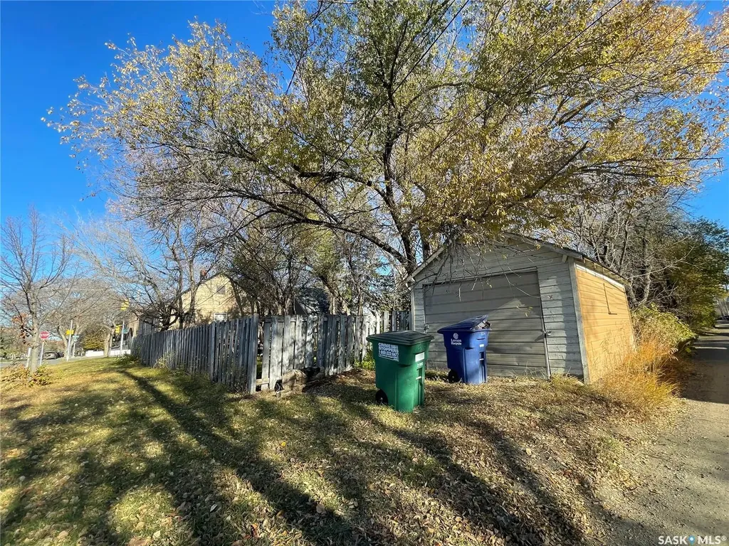 808 8th Street E Saskatoon SK S7H 0R5