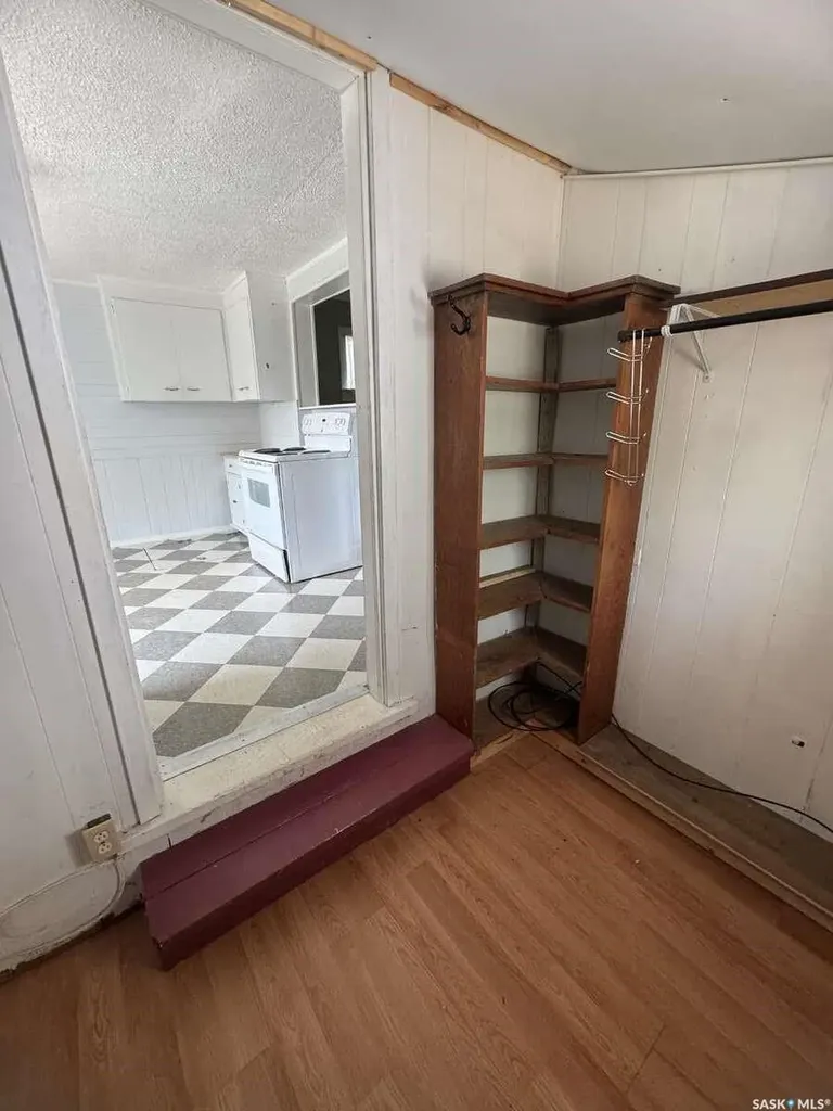 114 3rd Avenue Climax SK S0N 0N0