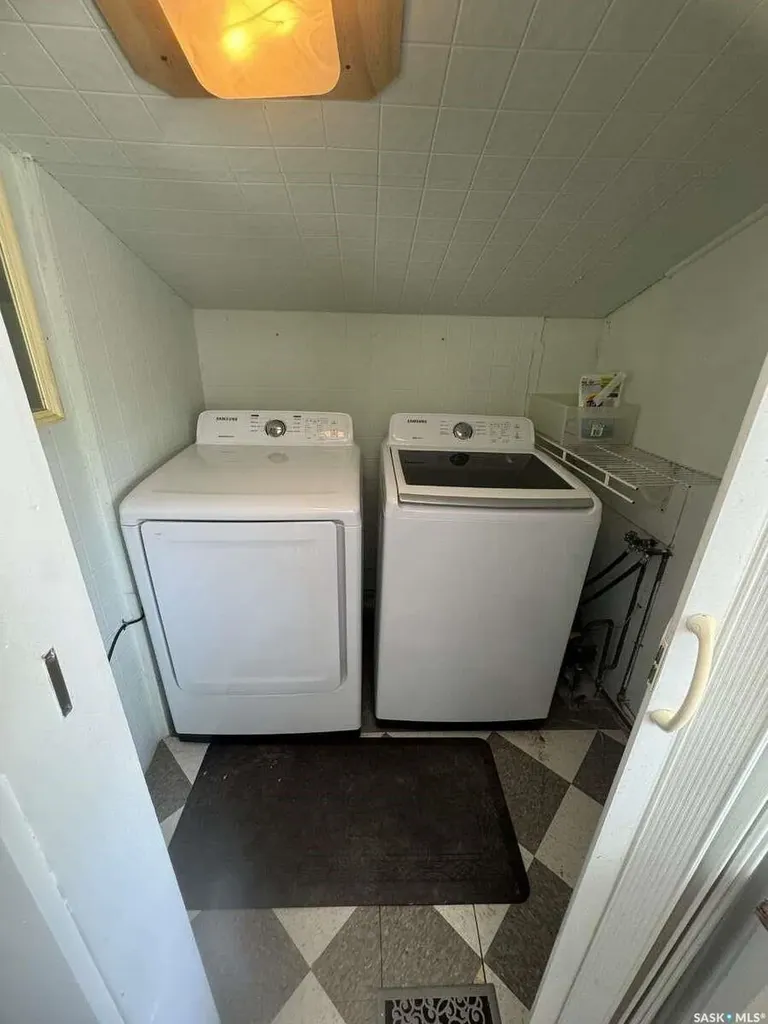 114 3rd Avenue Climax SK S0N 0N0