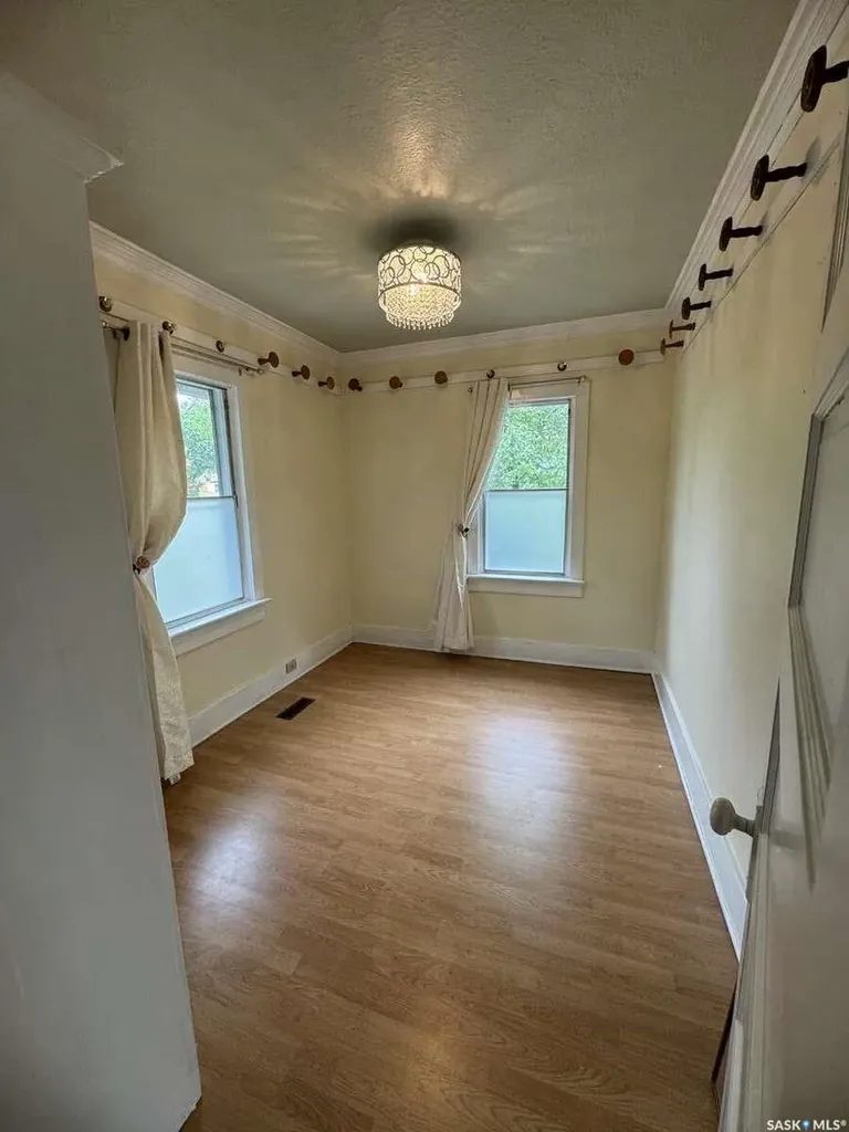 114 3rd Avenue Climax SK S0N 0N0