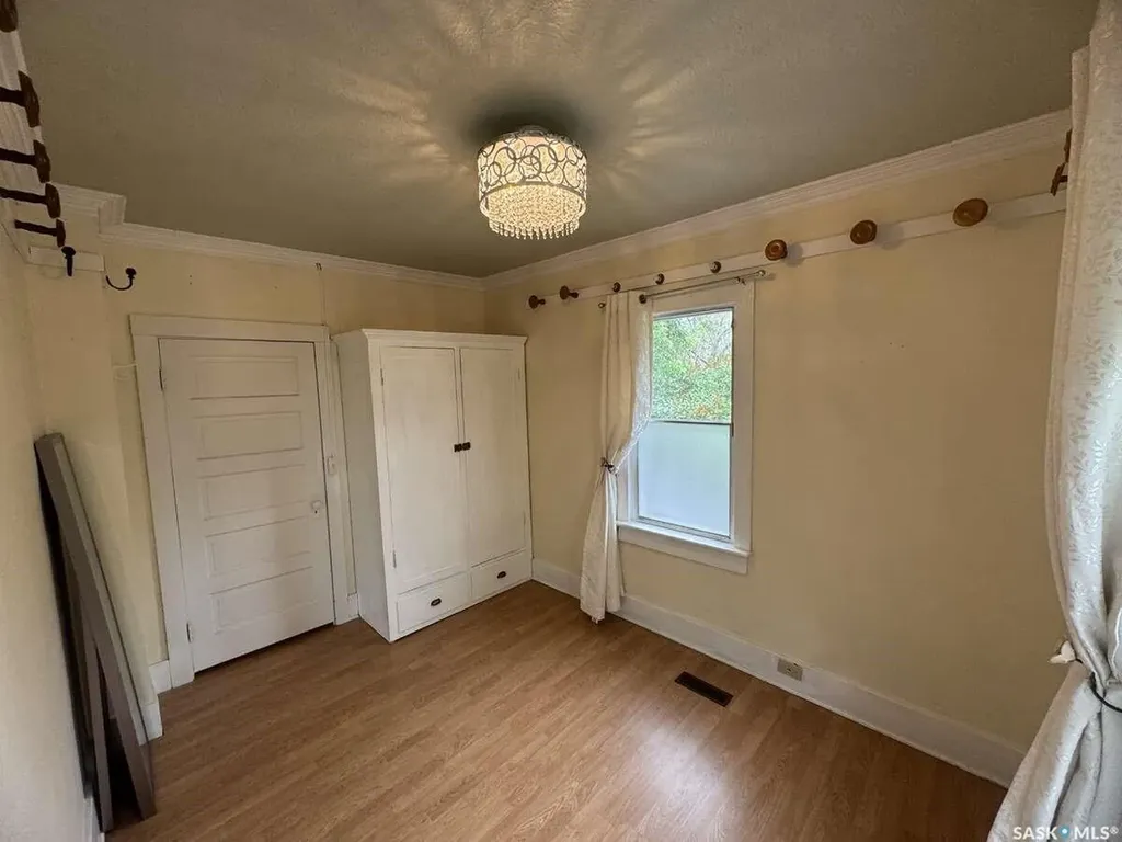 114 3rd Avenue Climax SK S0N 0N0