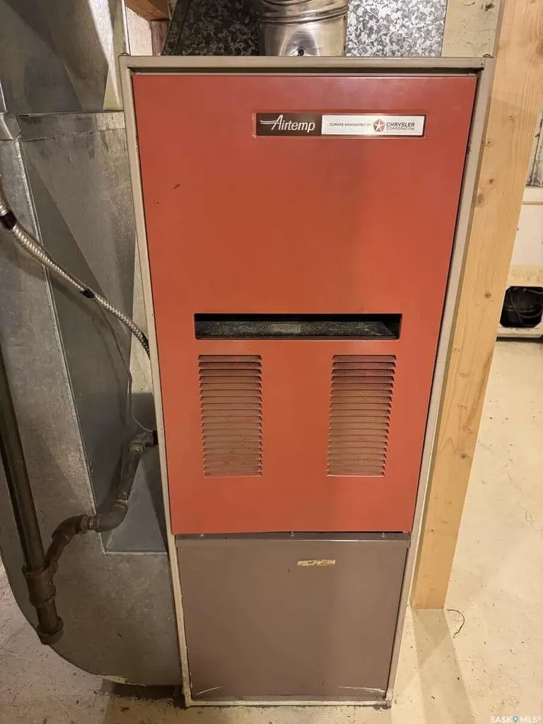 114 3rd Avenue Climax SK S0N 0N0