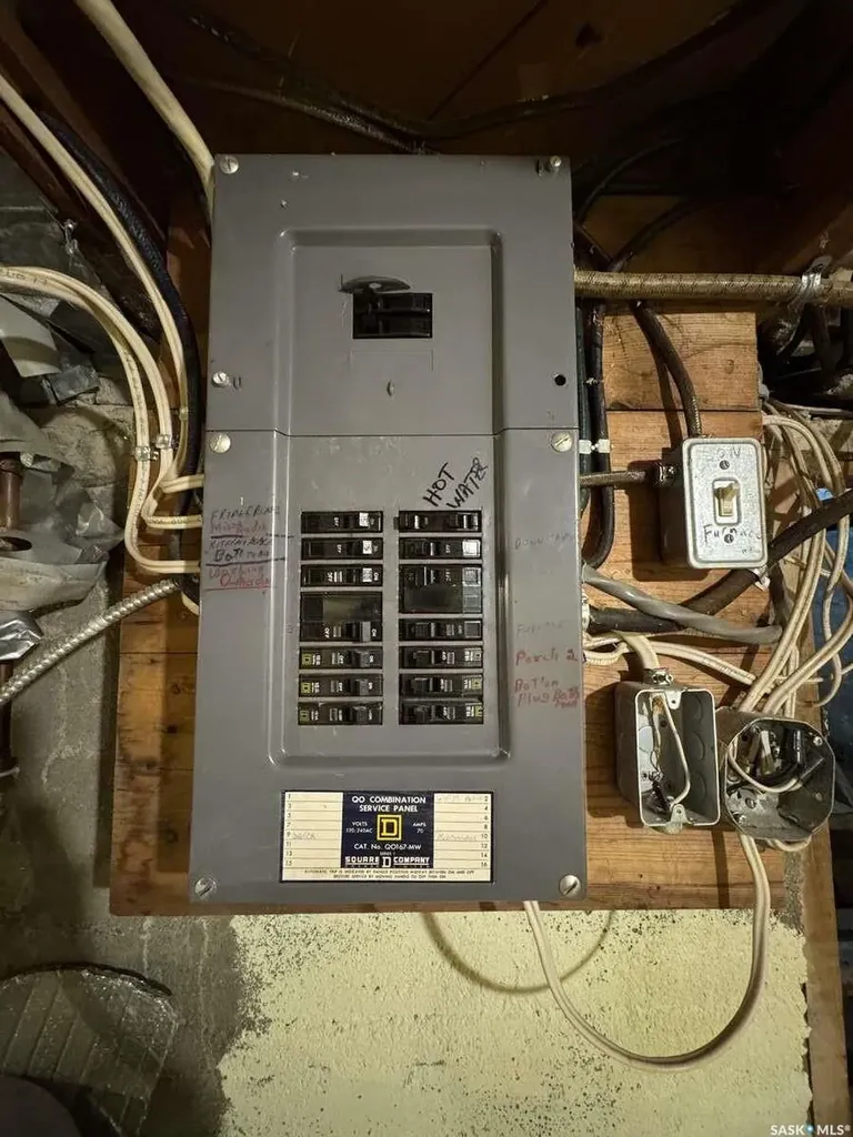 114 3rd Avenue Climax SK S0N 0N0