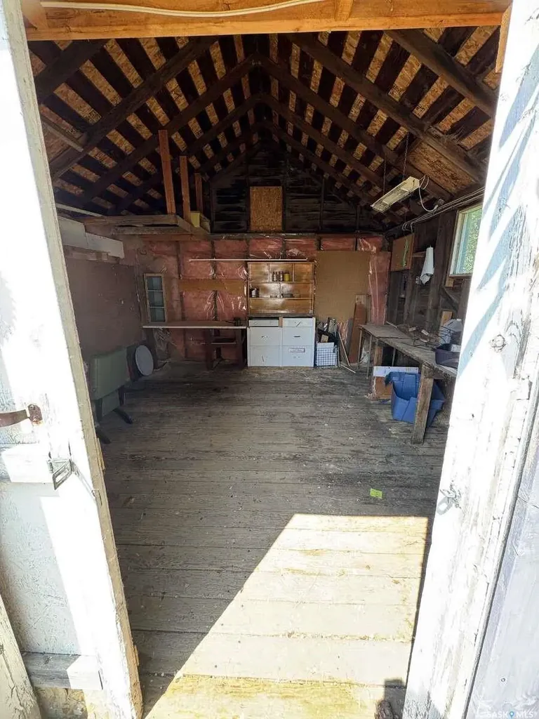 114 3rd Avenue Climax SK S0N 0N0