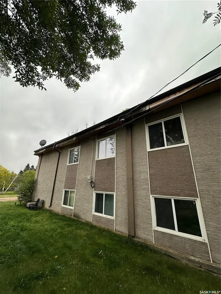 113 3rd Street E St. Walburg SK S0M 0E2