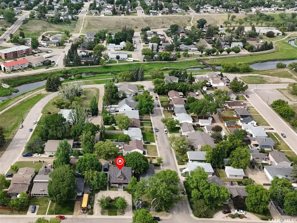 735 Sidney Street E Swift Current SK S9H 1T5