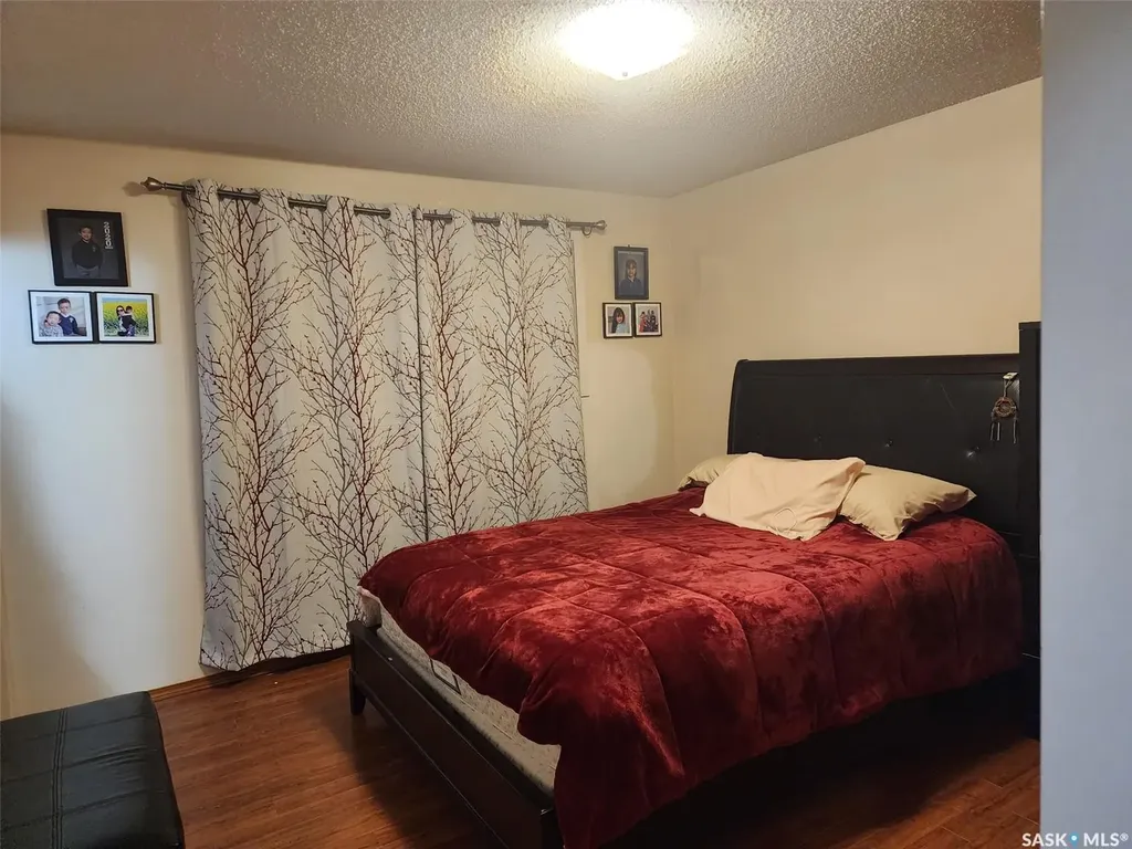 1609 Warren Avenue Weyburn SK S4H 0M3