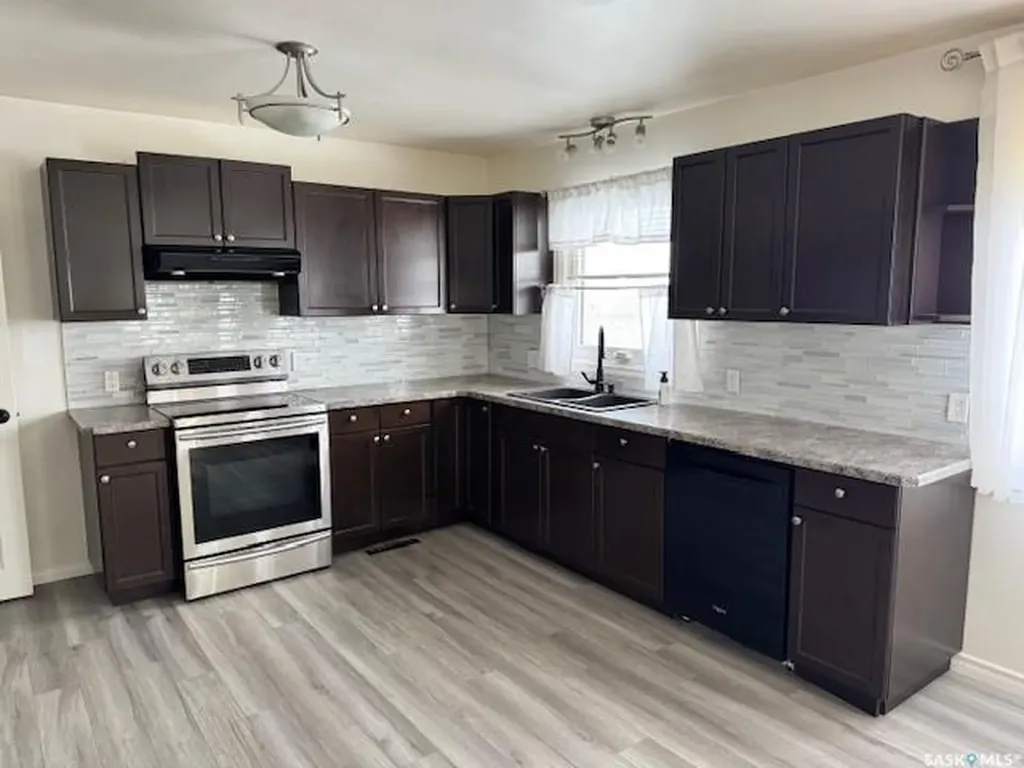 2 22nd Street Battleford SK S0M 0E0