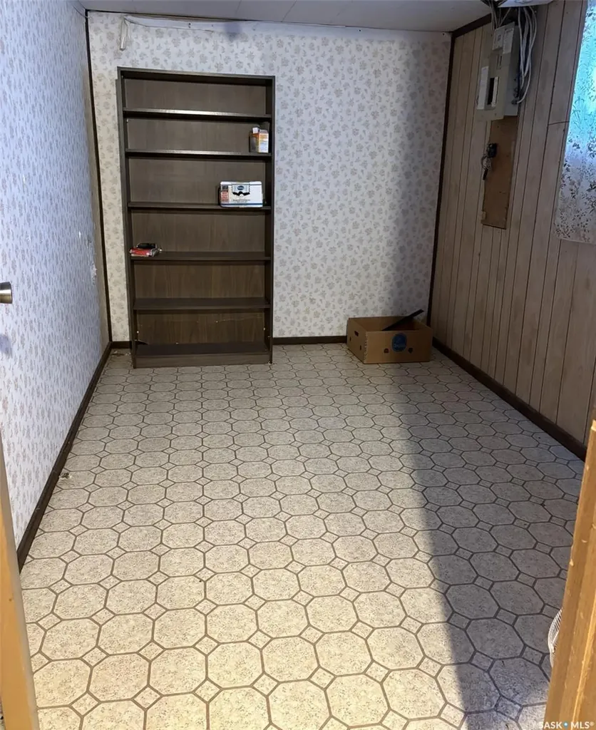 371 2nd Street W Glaslyn SK S0M 0Y0