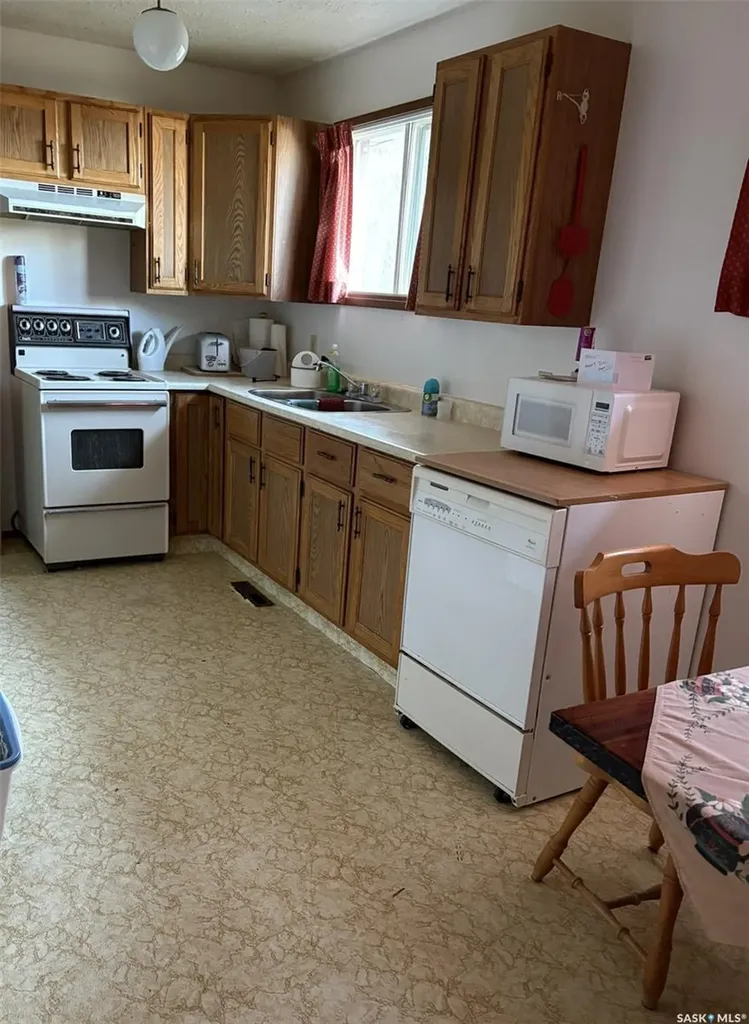 371 2nd Street W Glaslyn SK S0M 0Y0