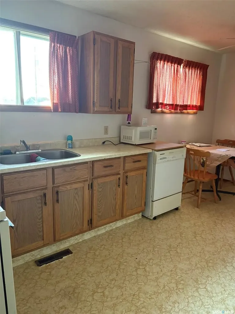 371 2nd Street W Glaslyn SK S0M 0Y0