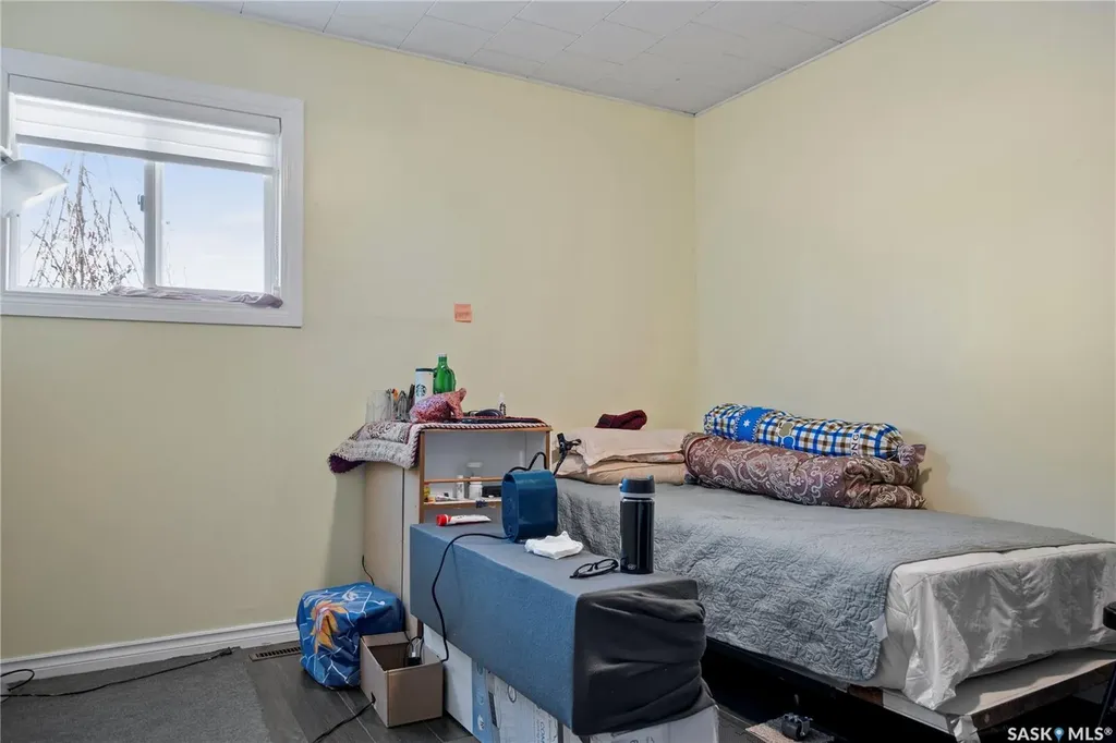 87 Robinson Crescent Regina SK S4R 3R1