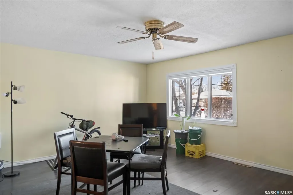87 Robinson Crescent Regina SK S4R 3R1