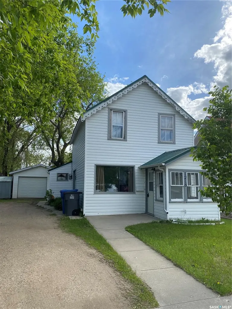 1218 2nd Street Estevan SK S4A 0M2