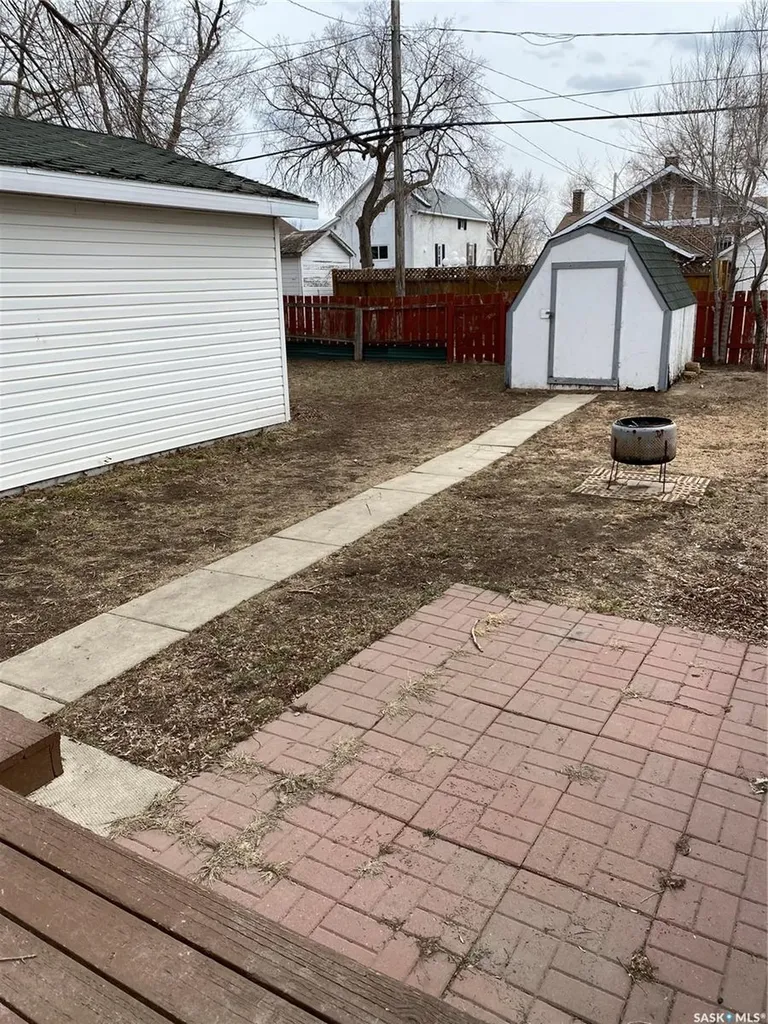 1218 2nd Street Estevan SK S4A 0M2