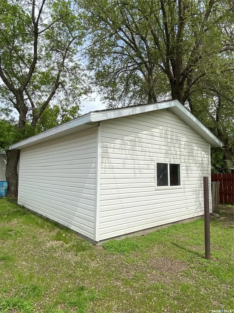 1218 2nd Street Estevan SK S4A 0M2