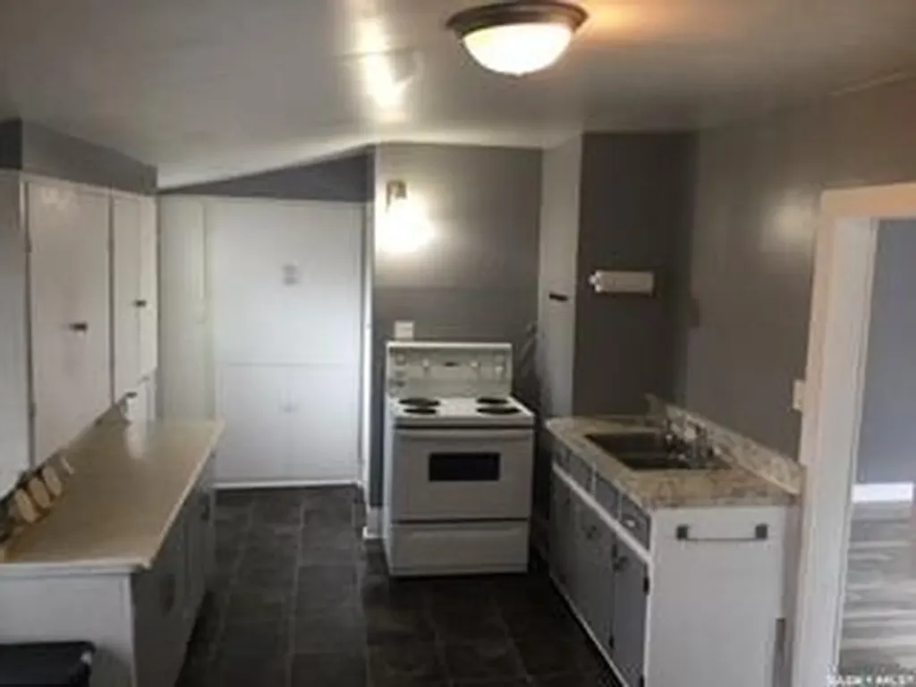 1218 2nd Street Estevan SK S4A 0M2
