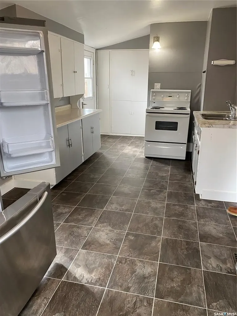 1218 2nd Street Estevan SK S4A 0M2