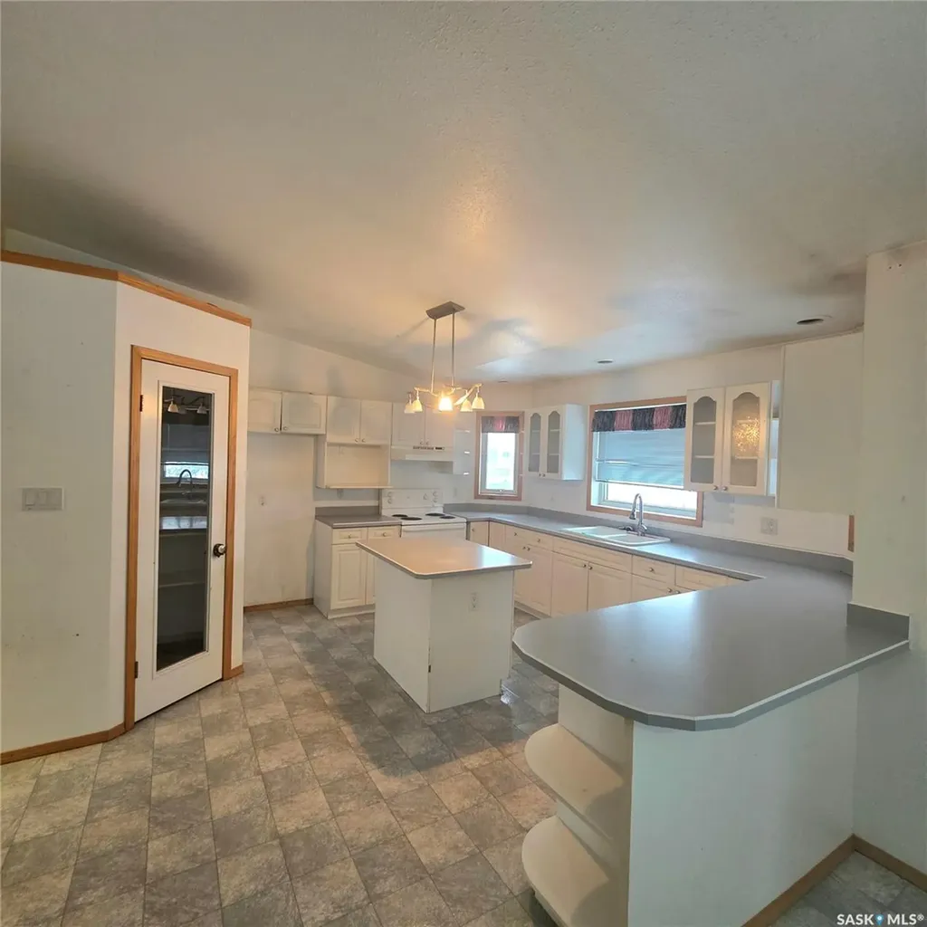 8 Coupland Crescent Meadow Lake SK S9X 1B1