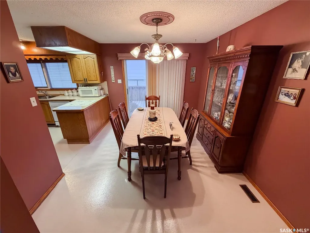 594 5th Street W Shaunavon SK S0N 2M0