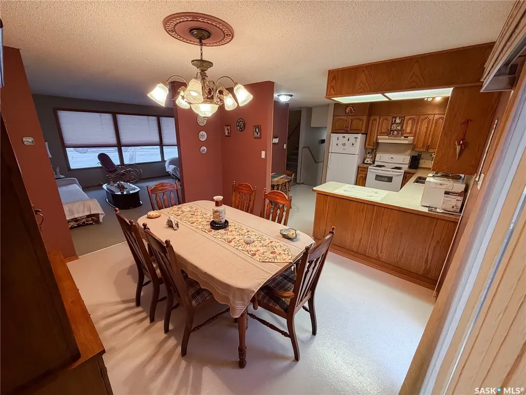 594 5th Street W Shaunavon SK S0N 2M0