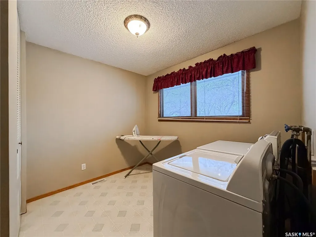 594 5th Street W Shaunavon SK S0N 2M0