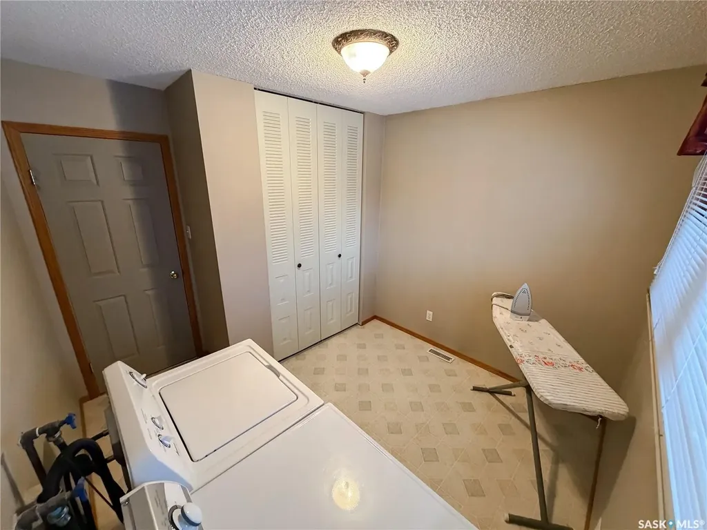 594 5th Street W Shaunavon SK S0N 2M0