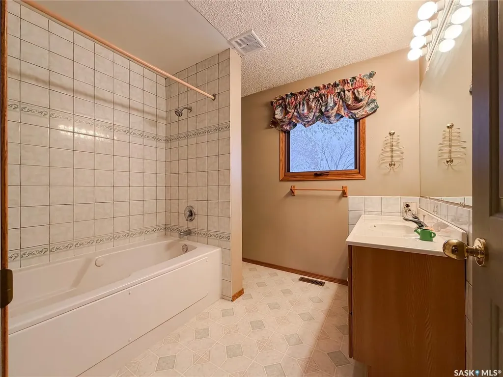 594 5th Street W Shaunavon SK S0N 2M0