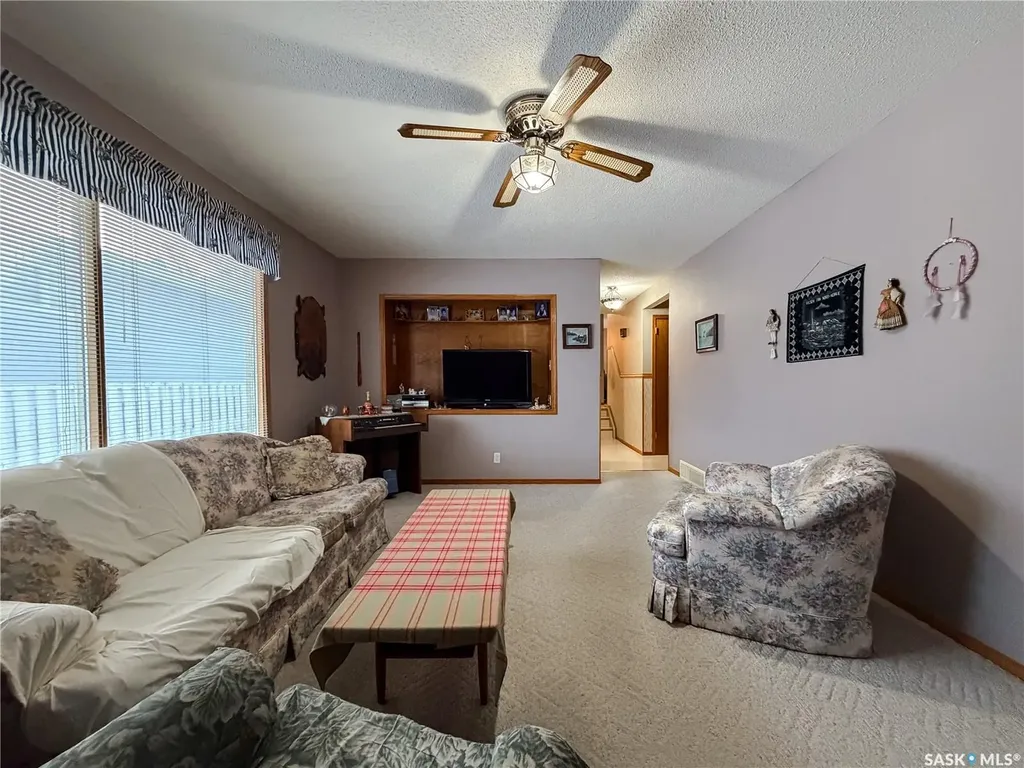 594 5th Street W Shaunavon SK S0N 2M0