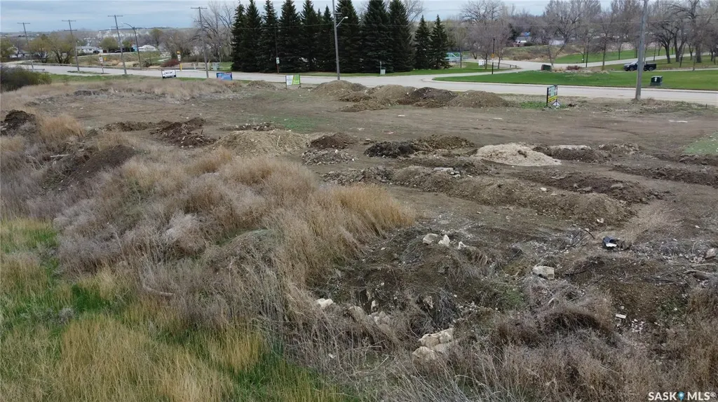 925 South Railway Street E Swift Current SK S9H 3B4