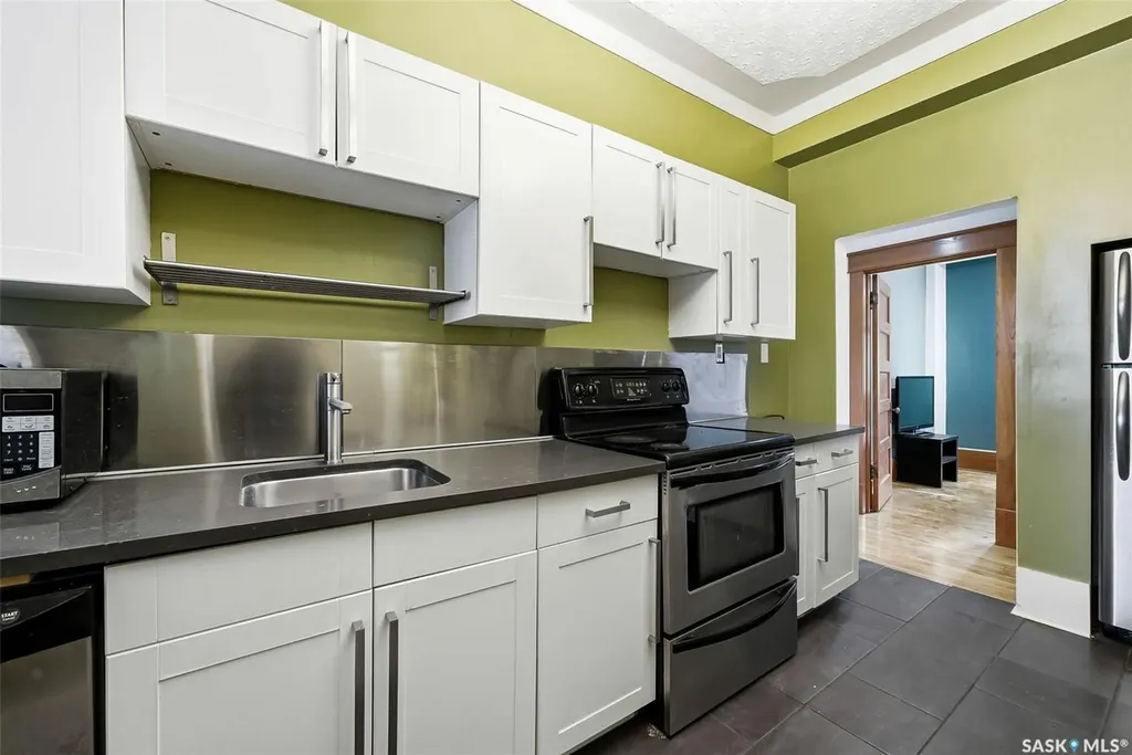 2201 14th Avenue Regina SK S4P 0X9