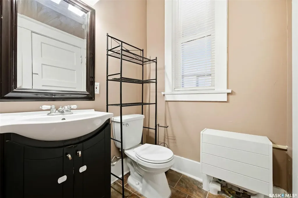 2201 14th Avenue Regina SK S4P 0X9
