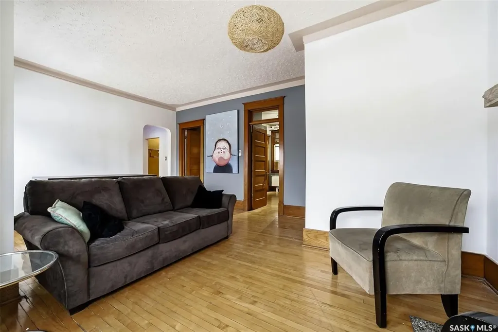 2201 14th Avenue Regina SK S4P 0X9