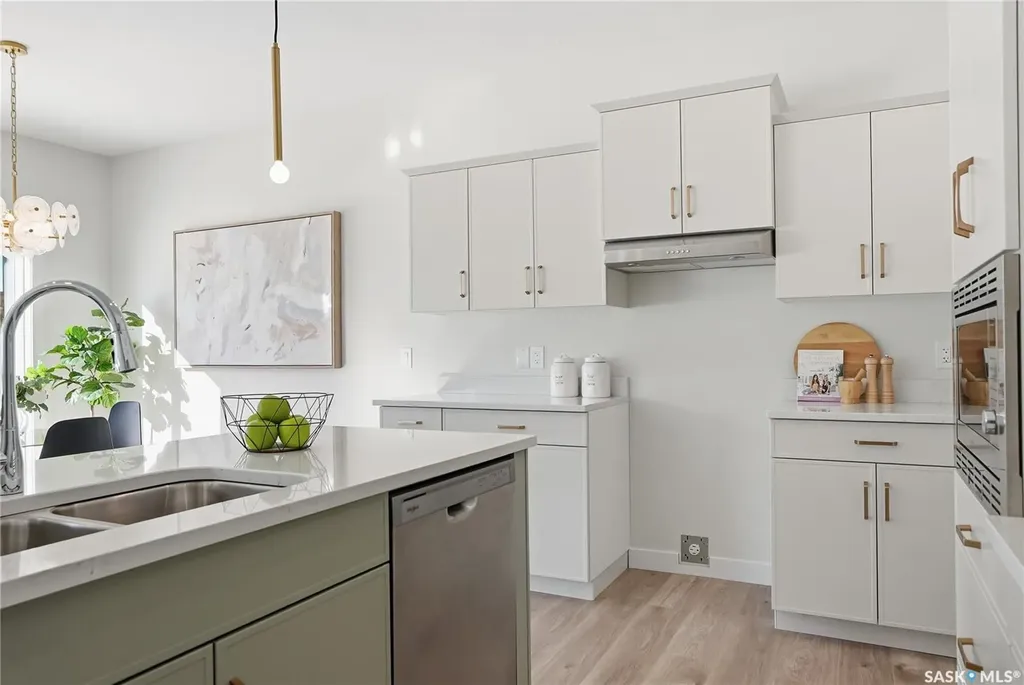 338 Katz Avenue Saskatoon SK S7V 1Y6