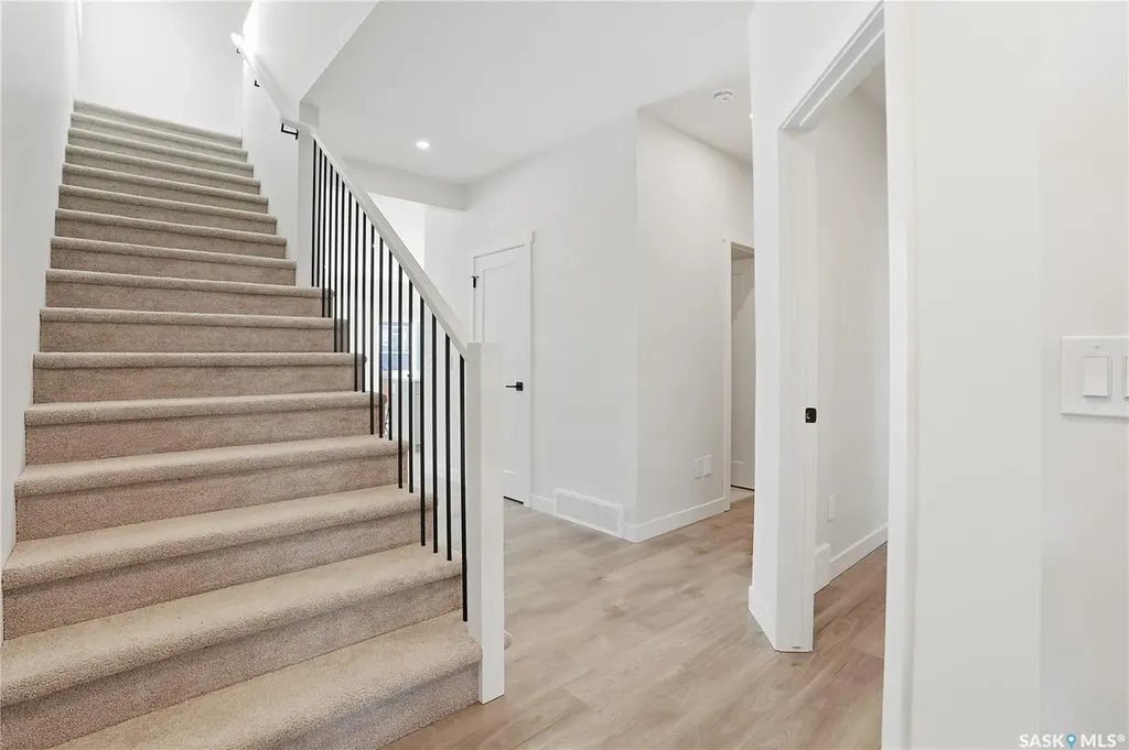 338 Katz Avenue Saskatoon SK S7V 1Y6
