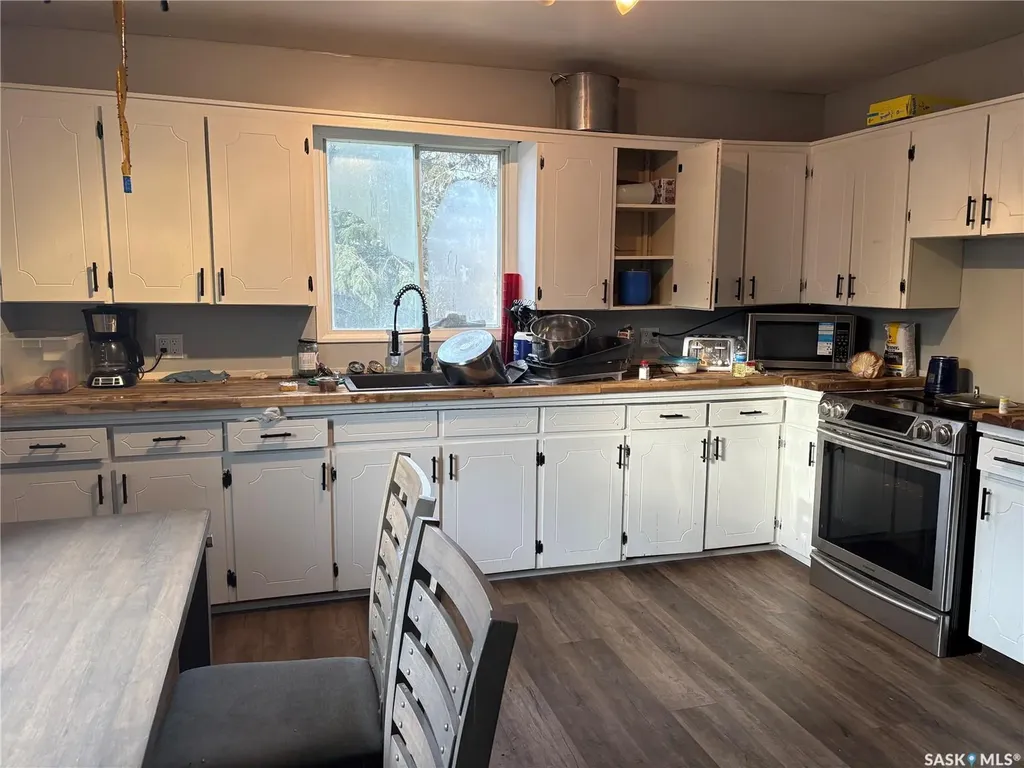 115 2nd Avenue S Pelly SK S0A 2Z0