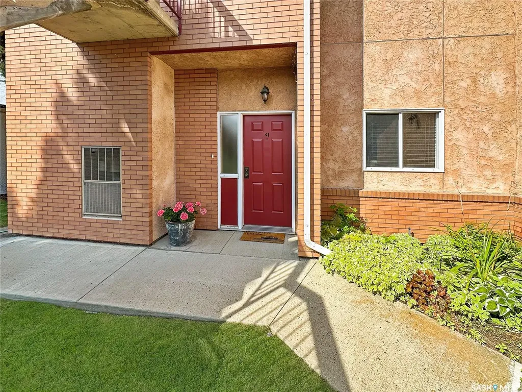 532 River Street Prince Albert SK S6V 0A6