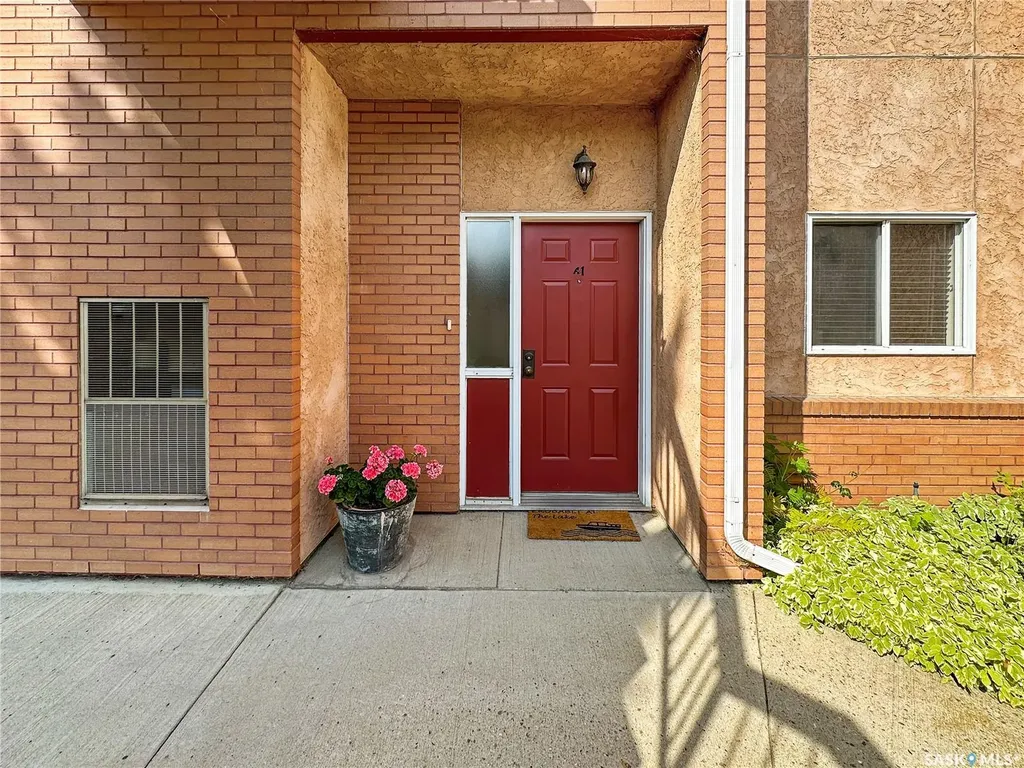 532 River Street Prince Albert SK S6V 0A6