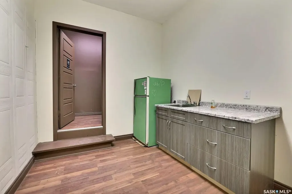 1843 Hamilton Street Regina SK S4R 1X8