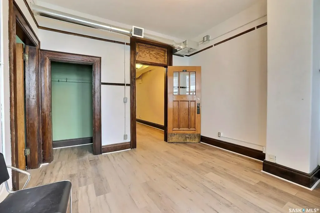 1843 Hamilton Street Regina SK S4R 1X8