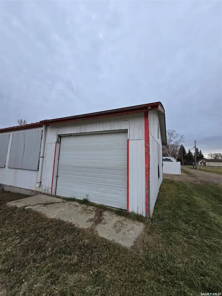 250 4th Avenue Broadview SK S0G 0K0