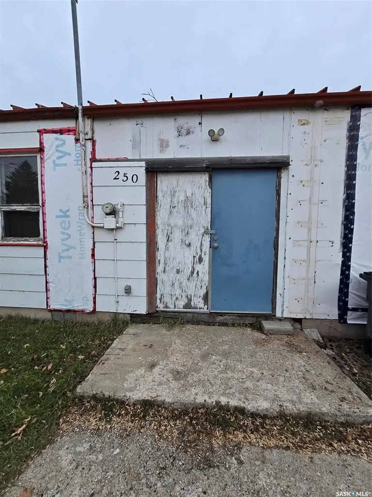 250 4th Avenue Broadview SK S0G 0K0