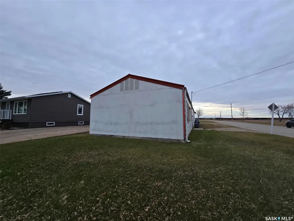 250 4th Avenue Broadview SK S0G 0K0