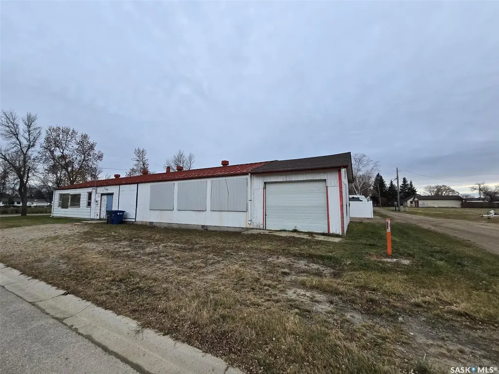 250 4th Avenue Broadview SK S0G 0K0